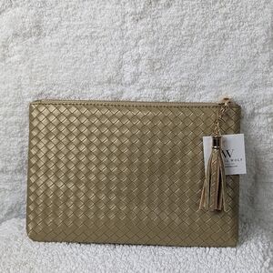 Virginia Wolf Woven Clutch with Tassel Gold